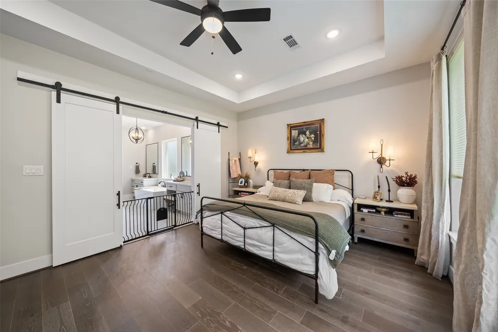 7957 Cedel Dr, Houston, TX 77055