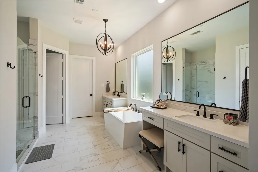 7957 Cedel Dr, Houston, TX 77055