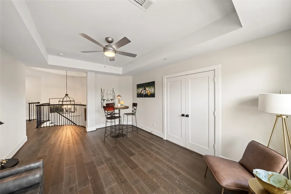 7957 Cedel Dr, Houston, TX 77055