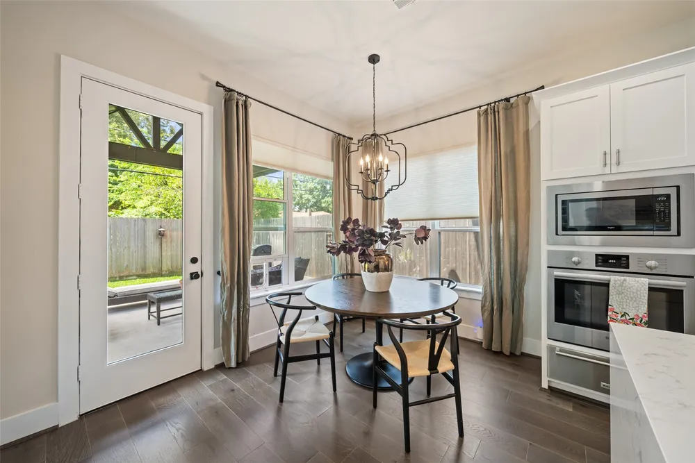 7957 Cedel Dr, Houston, TX 77055