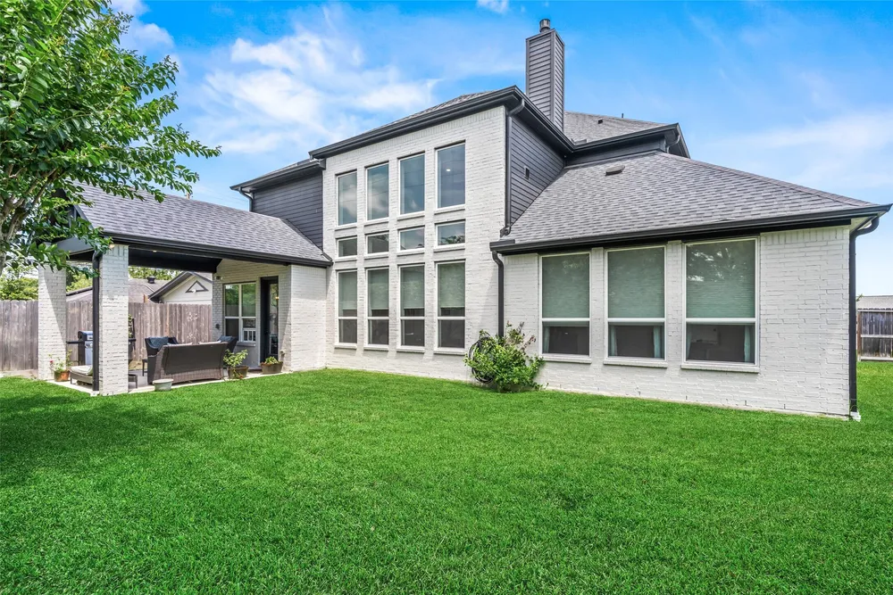 7957 Cedel Dr, Houston, TX 77055