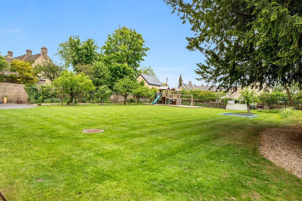 Stratton, Cirencester, GL7 photo 39