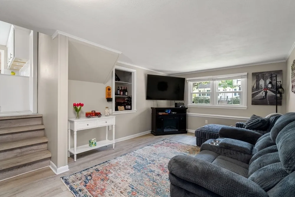 1 Deroma Rd, Boston, MA 02132