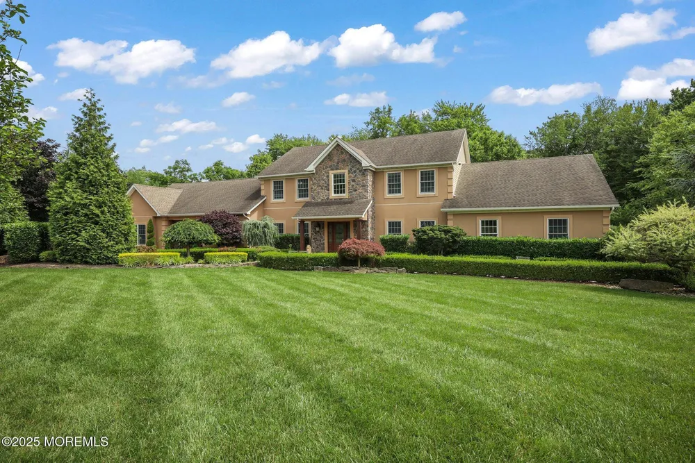 4 White Pines Way, Freehold, NJ 07728