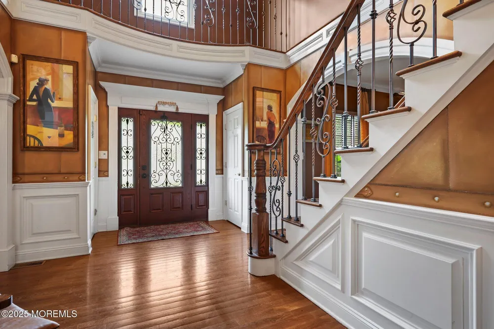 4 White Pines Way, Freehold, NJ 07728