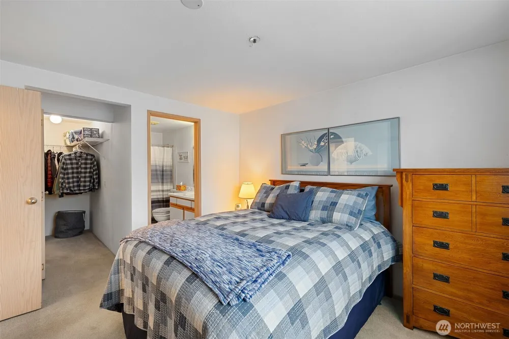 7453 Newcastle Golf Club Rd, Newcastle, WA 98059