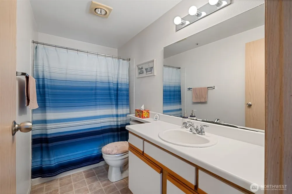 7453 Newcastle Golf Club Rd, Newcastle, WA 98059