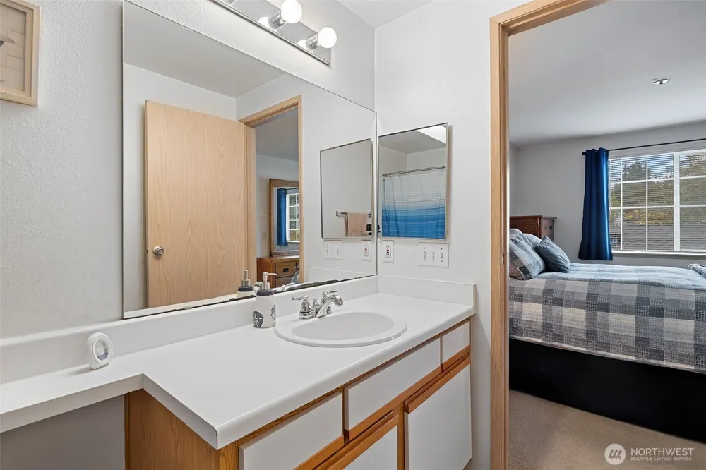 7453 Newcastle Golf Club Rd, Newcastle, WA 98059