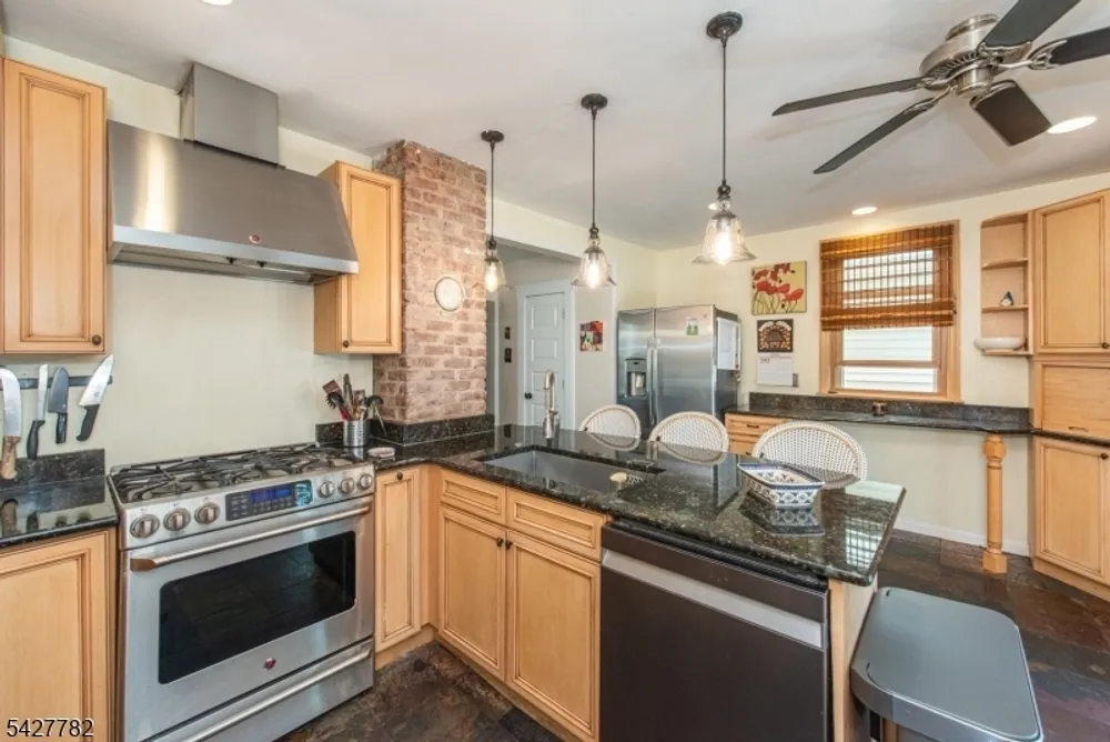 107 Sheridan Ave, Roselle Park, NJ 07204
