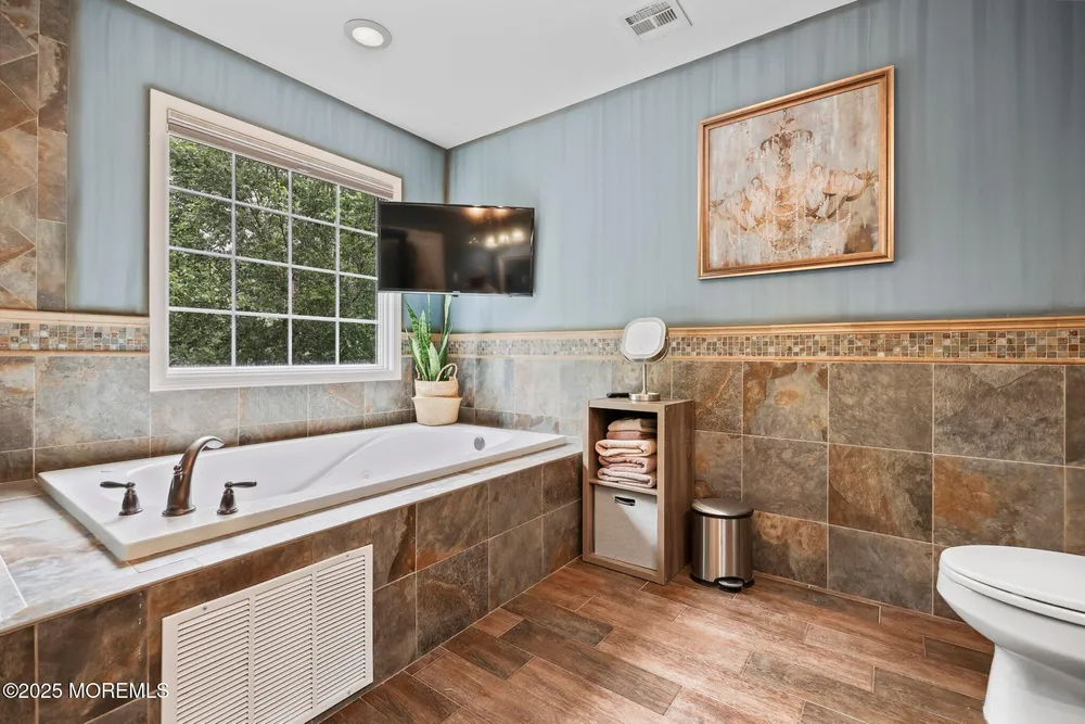4 White Pines Way, Freehold, NJ 07728