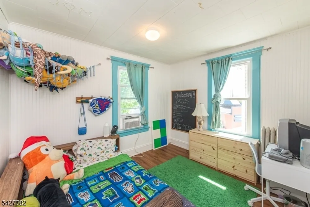 107 Sheridan Ave, Roselle Park, NJ 07204