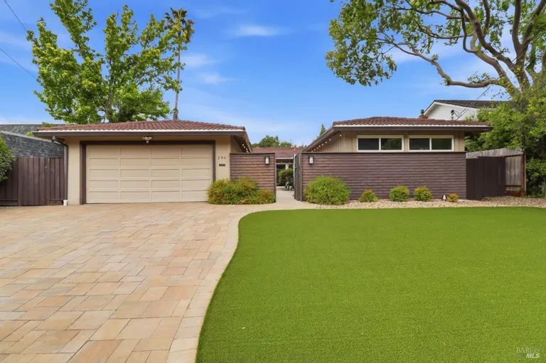 240 Marin Oaks Dr, Novato, CA 94949