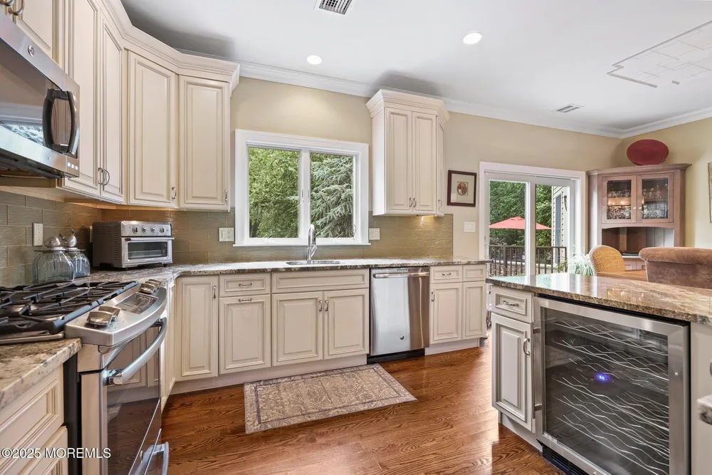 4 White Pines Way, Freehold, NJ 07728