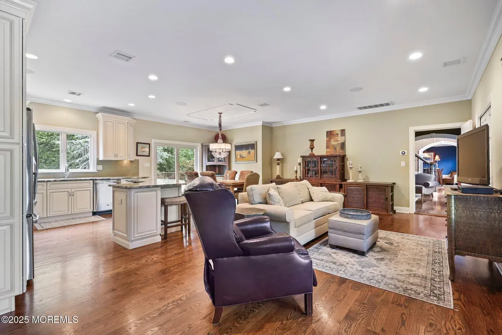 4 White Pines Way, Freehold, NJ 07728