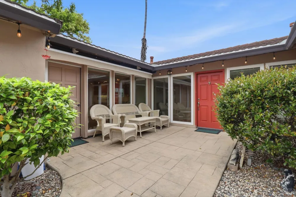 240 Marin Oaks Dr, Novato, CA 94949