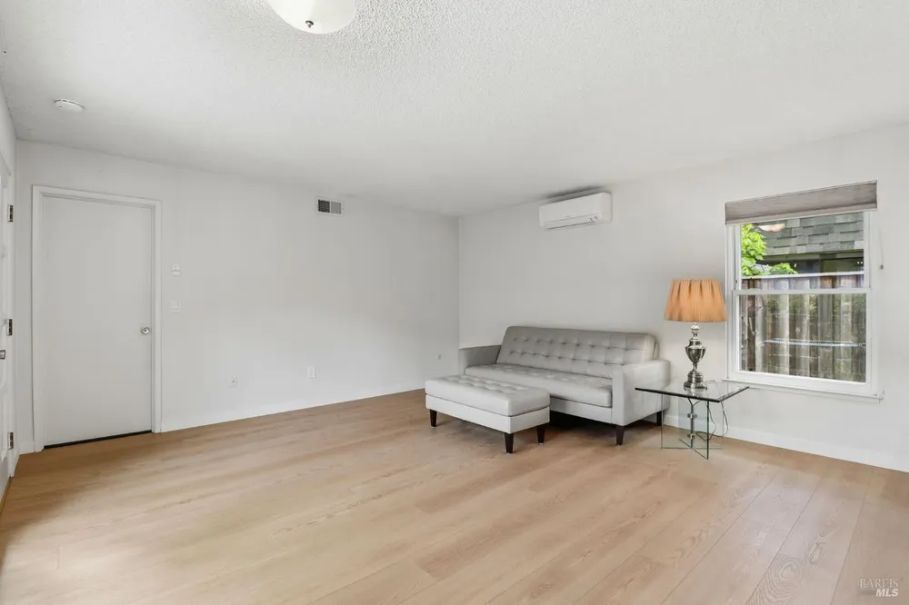 240 Marin Oaks Dr, Novato, CA 94949