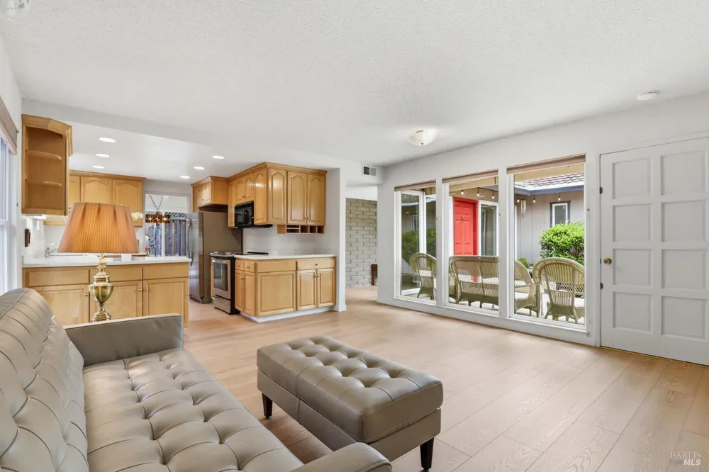 240 Marin Oaks Dr, Novato, CA 94949