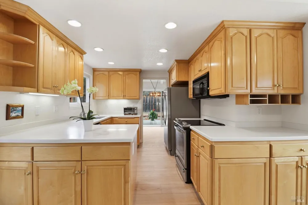 240 Marin Oaks Dr, Novato, CA 94949
