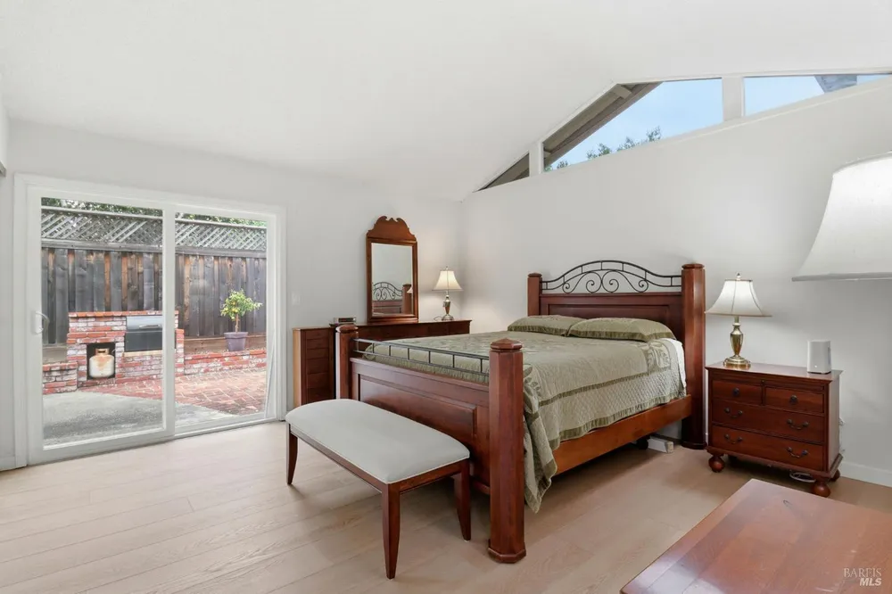 240 Marin Oaks Dr, Novato, CA 94949