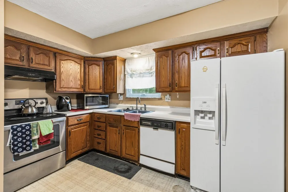 5203 Quincy Dr, Columbus, OH 43232