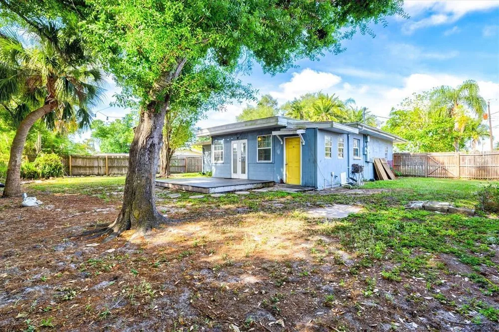 5911 Olive Ave, Sarasota, FL 34231