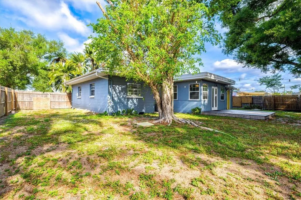 5911 Olive Ave, Sarasota, FL 34231