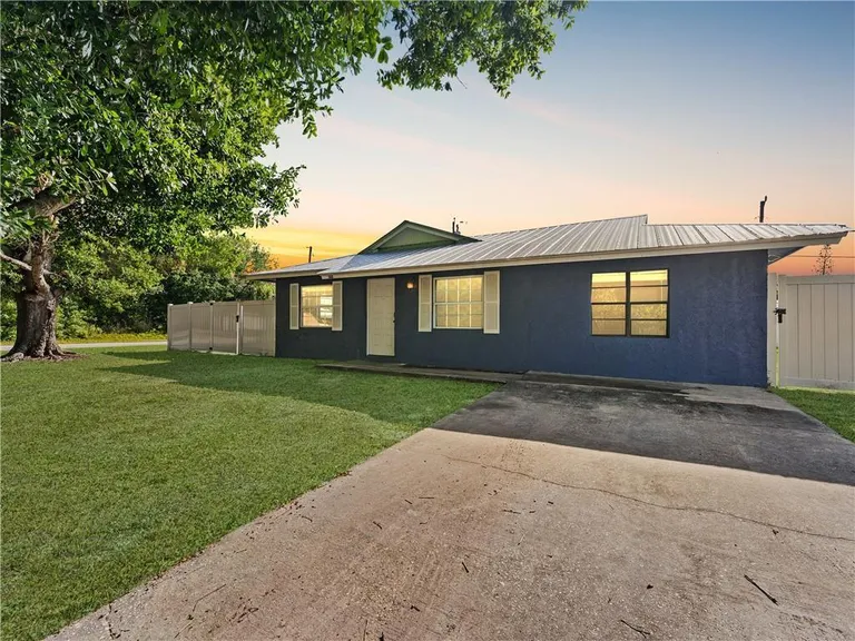 304 8th Ave SW, Vero Beach, FL 32962
