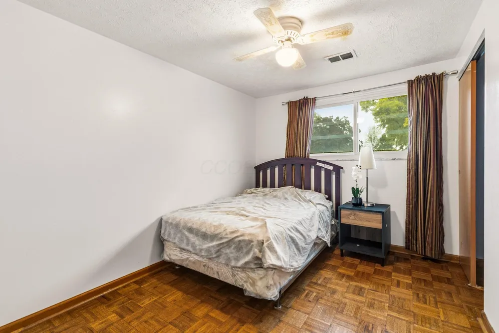 5203 Quincy Dr, Columbus, OH 43232