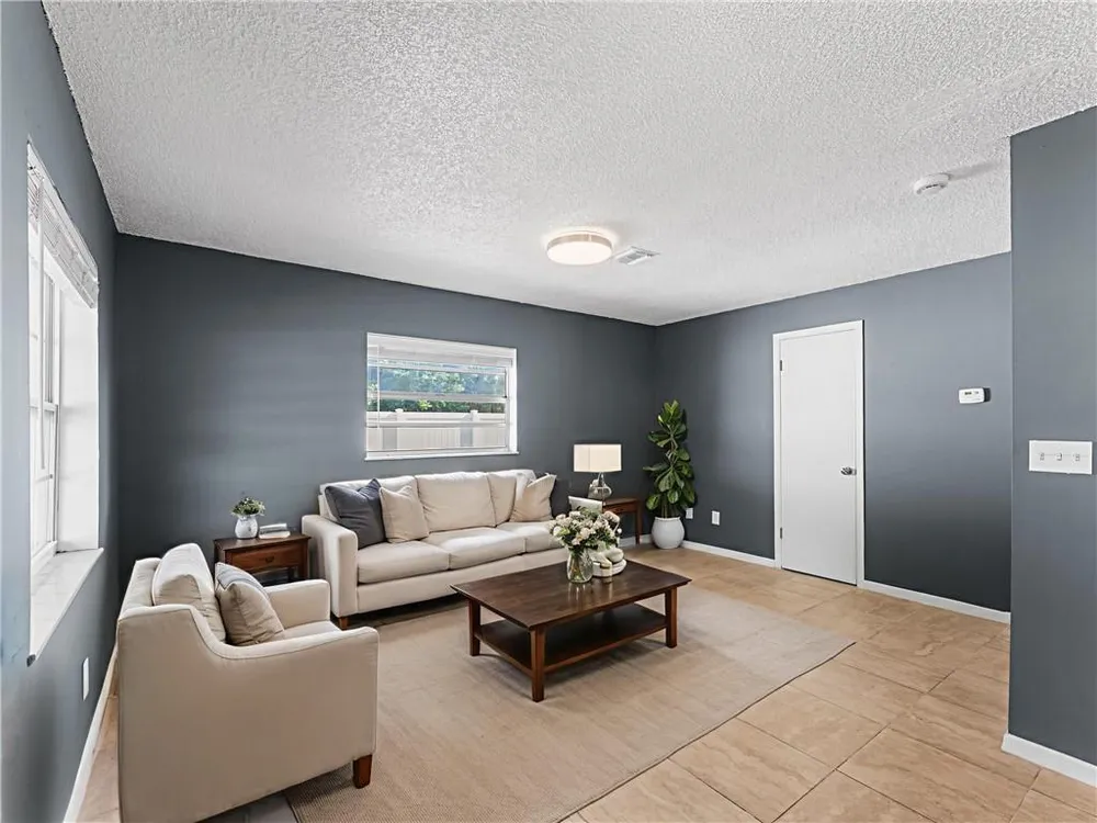 304 8th Ave SW, Vero Beach, FL 32962