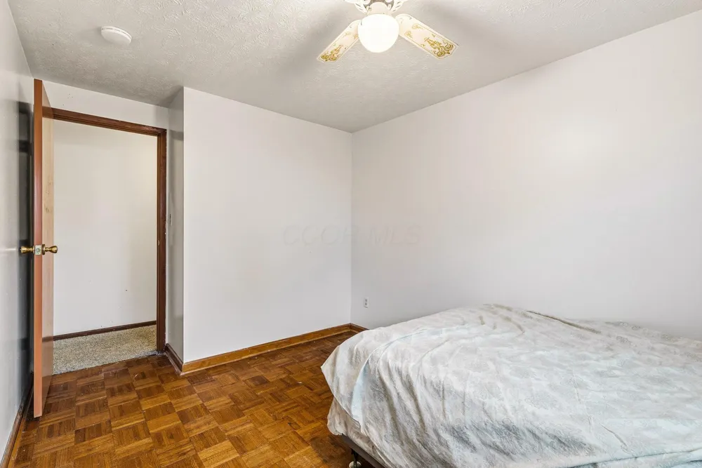 5203 Quincy Dr, Columbus, OH 43232
