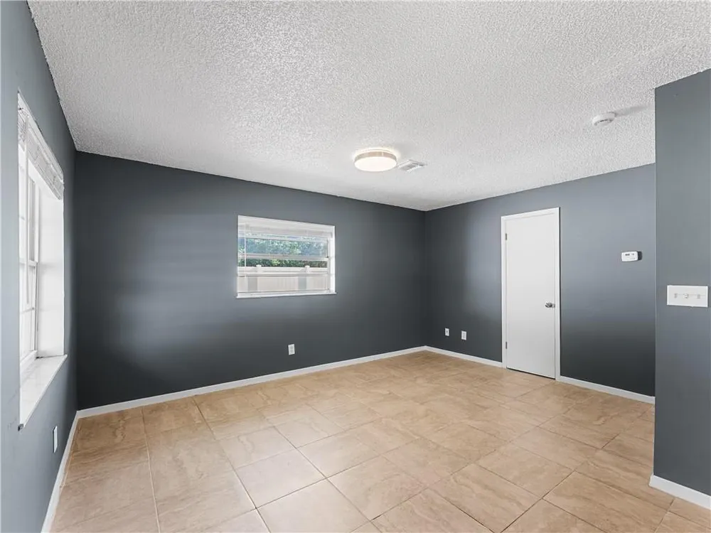 304 8th Ave SW, Vero Beach, FL 32962