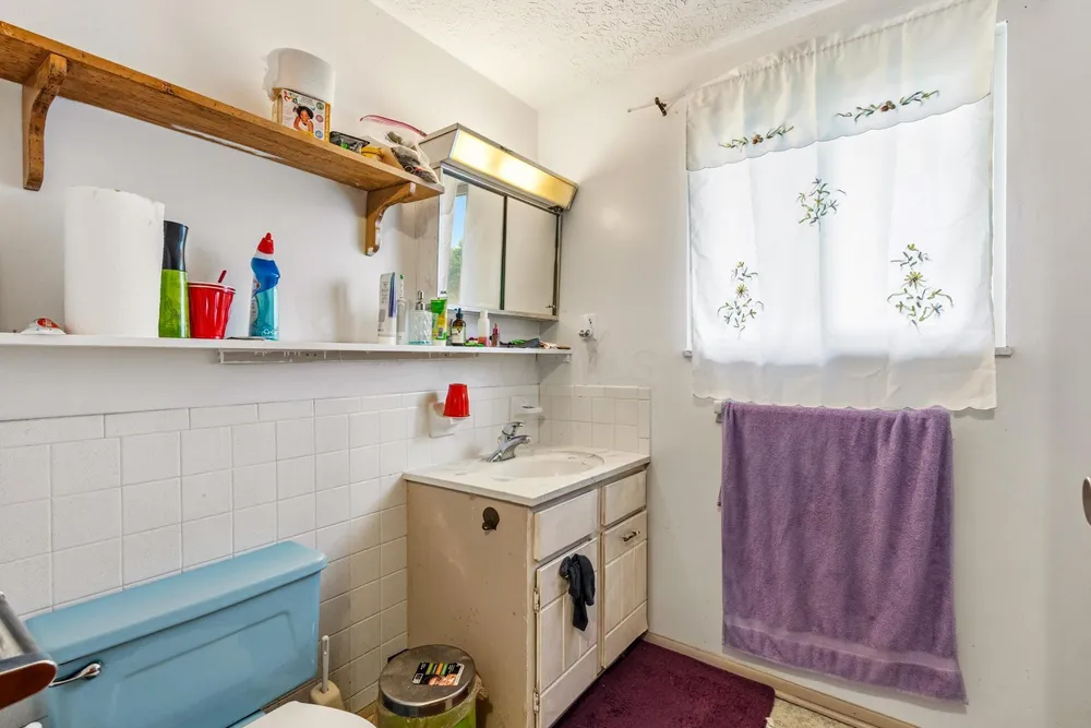 5203 Quincy Dr, Columbus, OH 43232