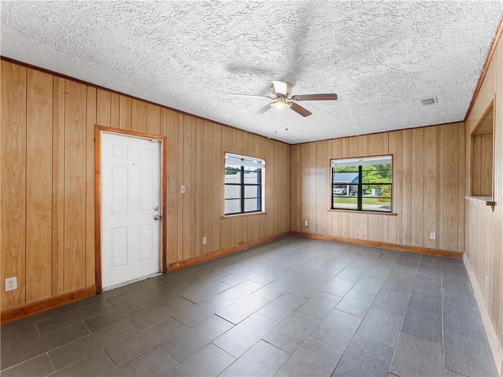 304 8th Ave SW, Vero Beach, FL 32962