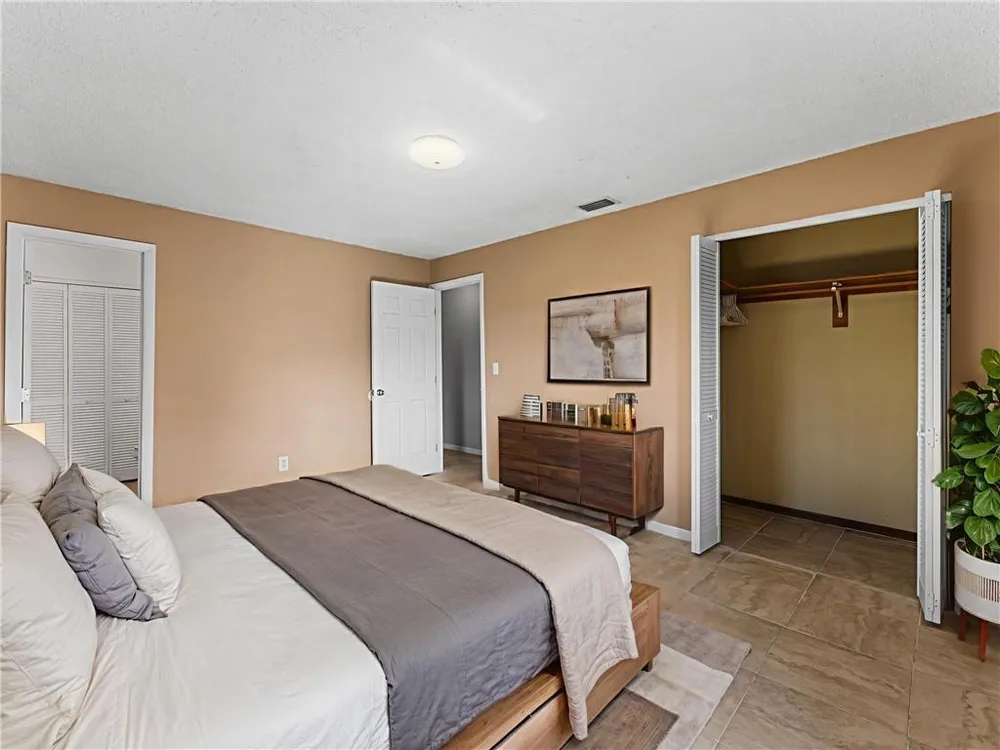 304 8th Ave SW, Vero Beach, FL 32962
