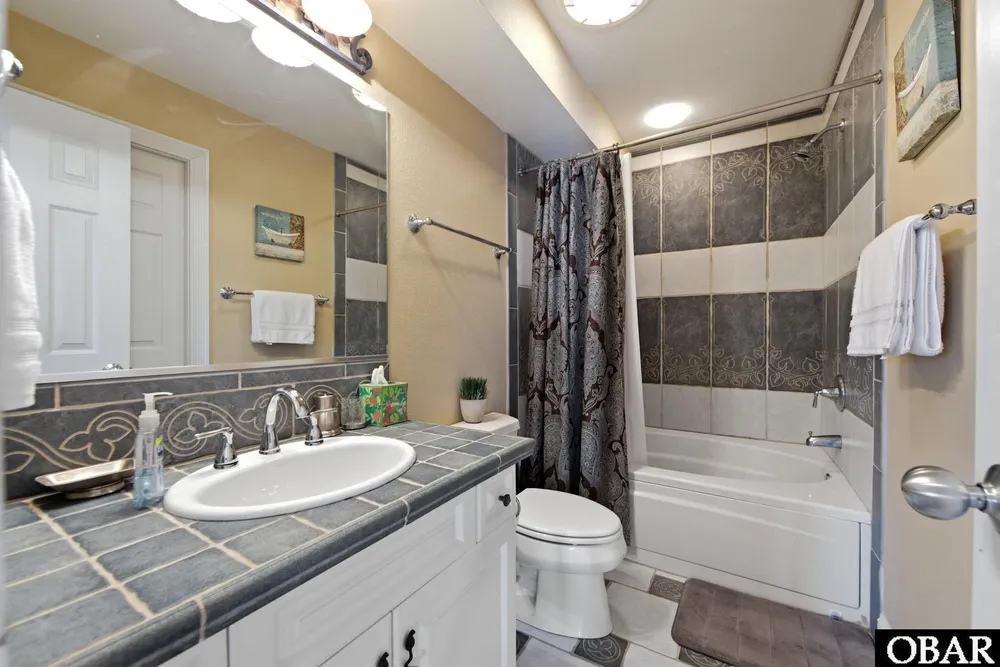 100 Canvasback Dr, Duck, NC 27949
