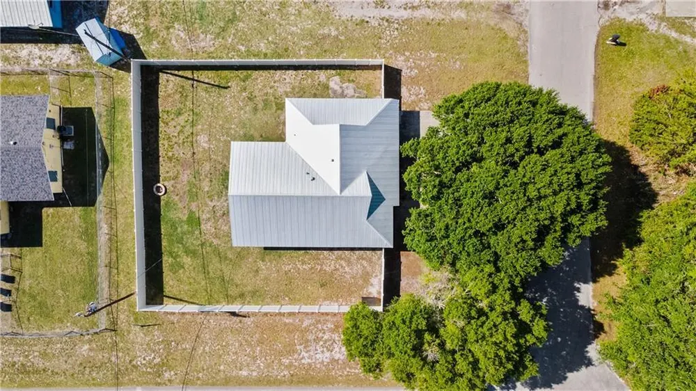 304 8th Ave SW, Vero Beach, FL 32962