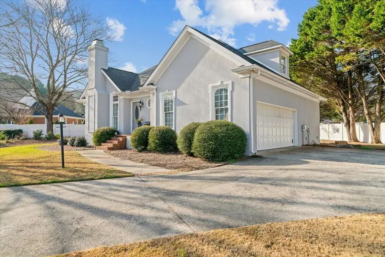 1908 Fairfield Dr, Dalton, GA 30720