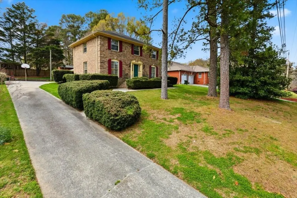 203 Auburn Dr, Dalton, GA 30720