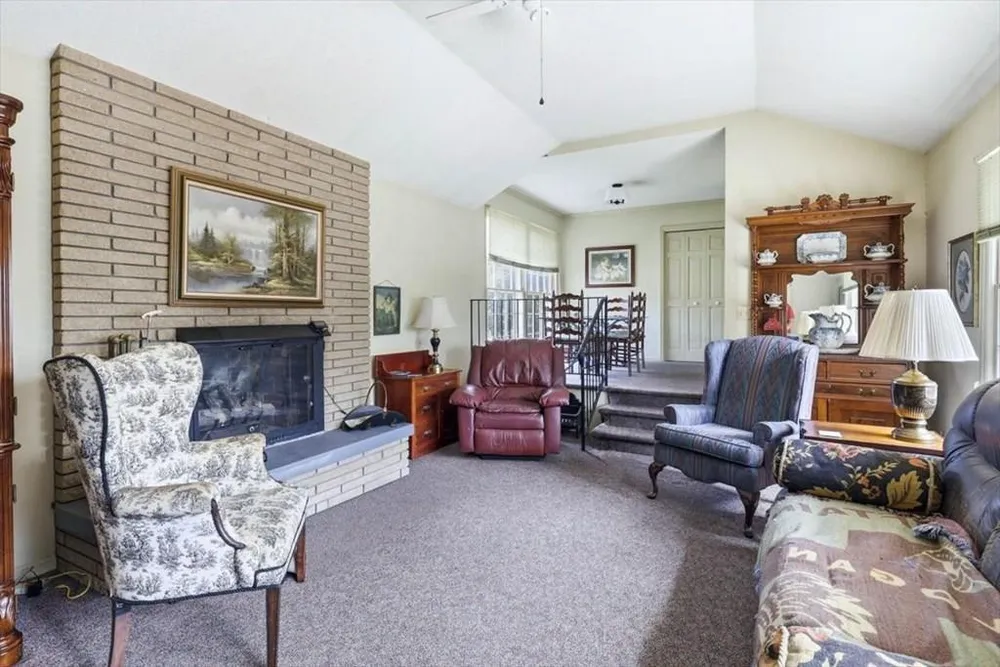 203 Auburn Dr, Dalton, GA 30720