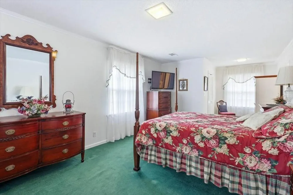 203 Auburn Dr, Dalton, GA 30720