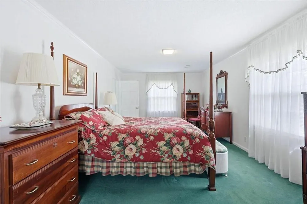 203 Auburn Dr, Dalton, GA 30720