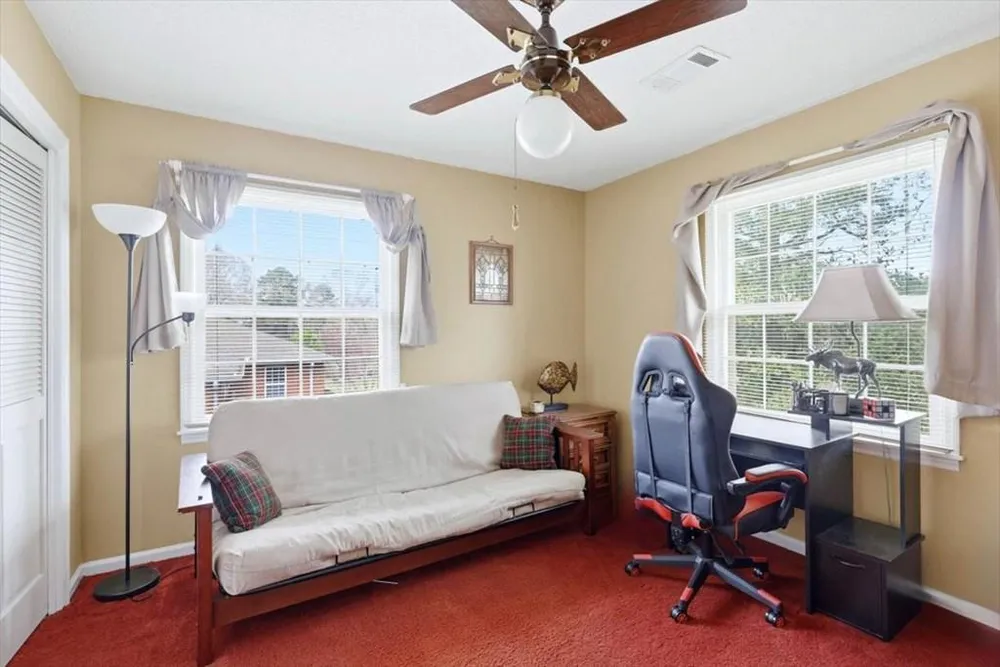 203 Auburn Dr, Dalton, GA 30720