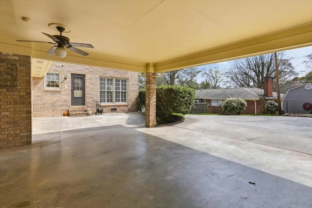 203 Auburn Dr, Dalton, GA 30720