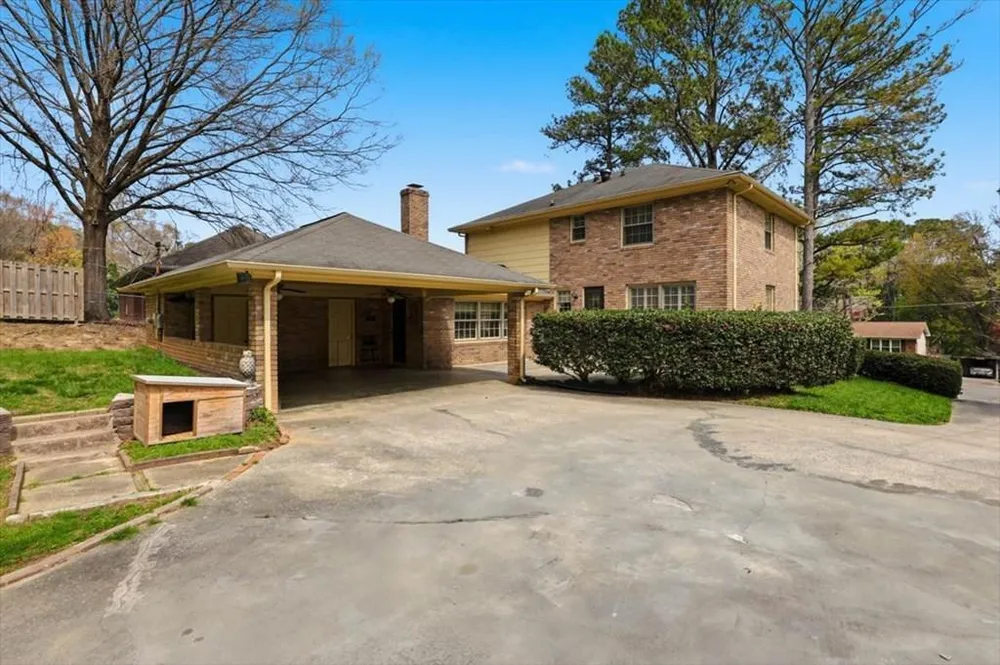 203 Auburn Dr, Dalton, GA 30720