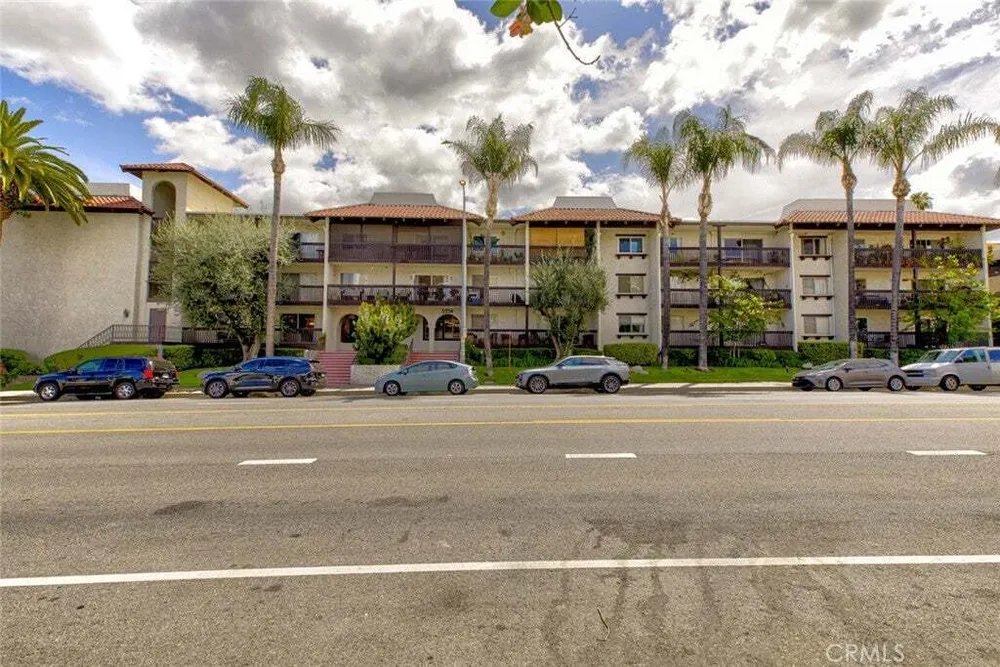 5334 Lindley Ave, Encino, CA 91316