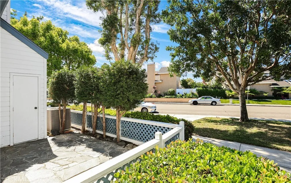 446 Fallingstar, Irvine, CA 92614