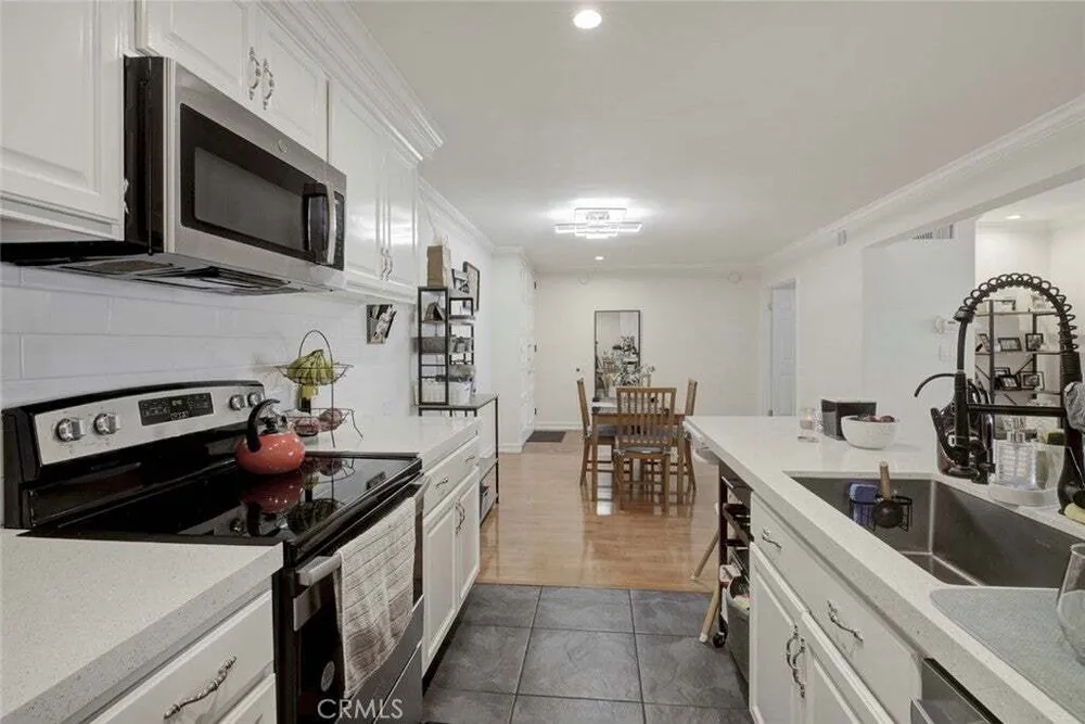 5334 Lindley Ave, Encino, CA 91316