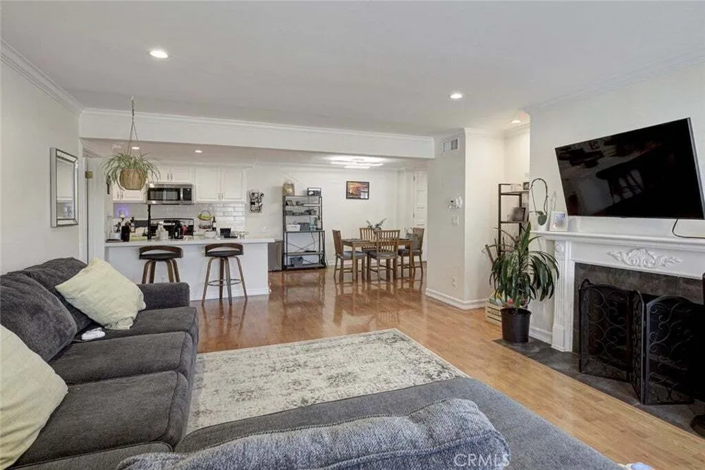 5334 Lindley Ave, Encino, CA 91316