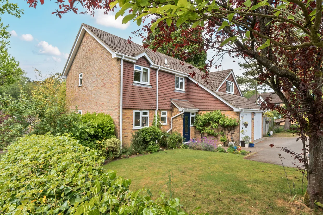 Stonehill Road, Headley Down, GU35 photo 1
