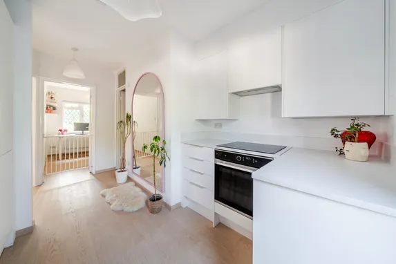 Station Approach, Esher, KT10